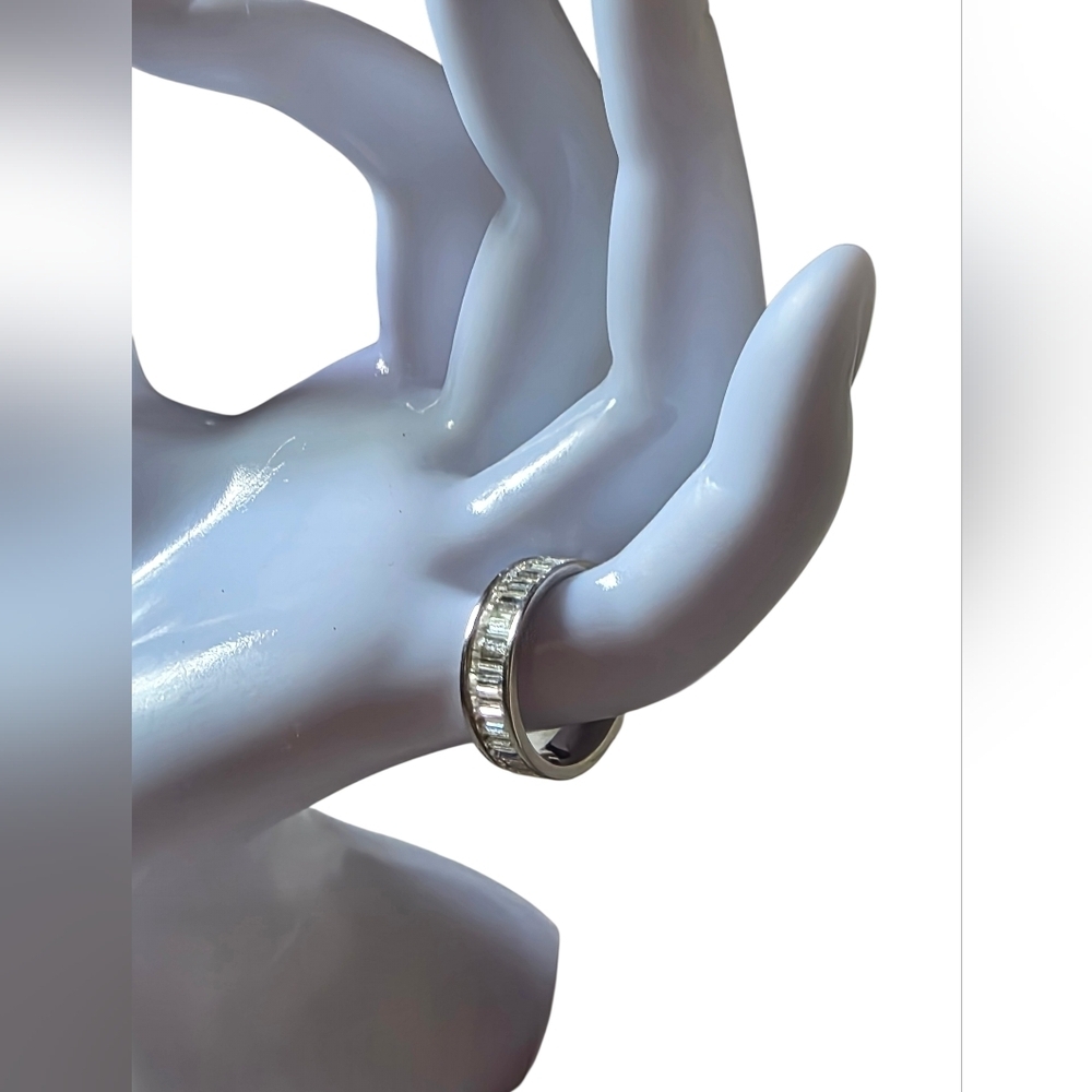 New Women's Stainless Steel With Cubiz Zirconia Ring Size 7 - Picture 3 of 6